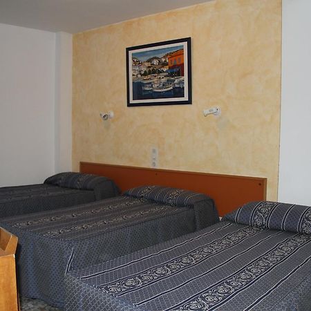 Hostal Mengual Гандія Екстер'єр фото