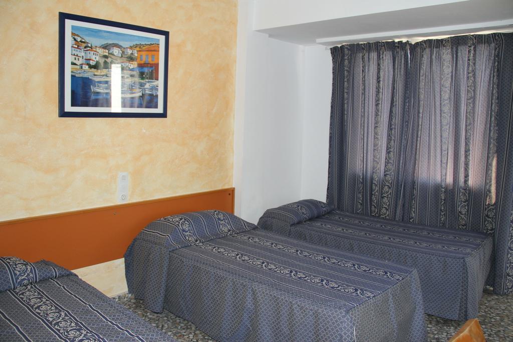 Hostal Mengual Гандія Екстер'єр фото