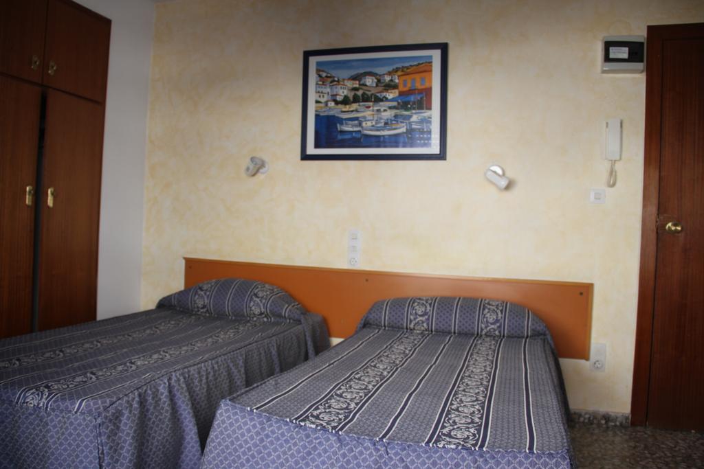 Hostal Mengual Гандія Номер фото