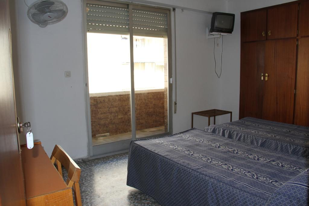 Hostal Mengual Гандія Екстер'єр фото